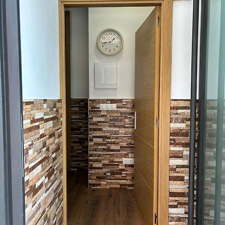 Apartamentos Deluxe Barajas Мадрид Экстерьер фото