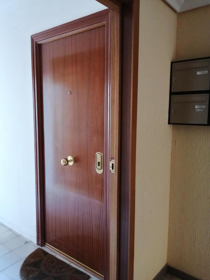 Apartamentos Deluxe Barajas Мадрид Экстерьер фото