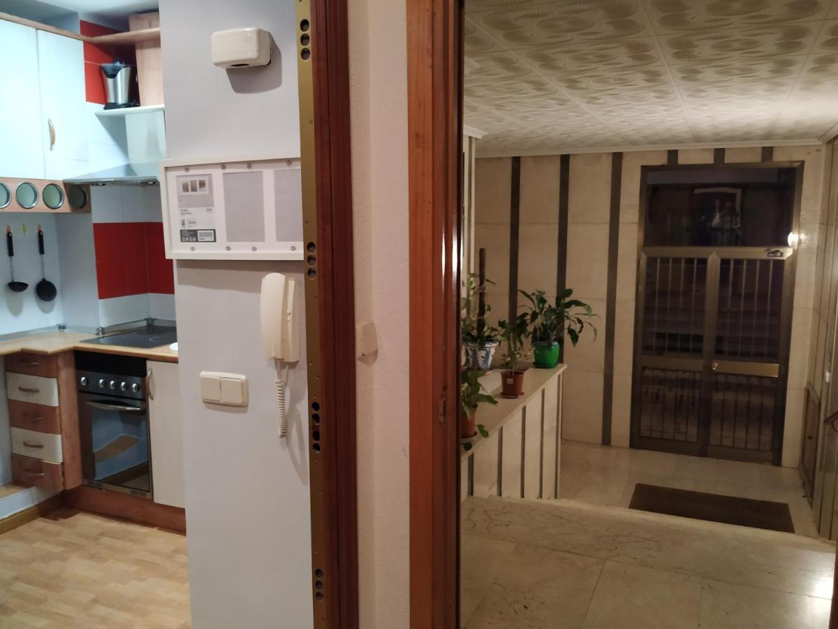 Apartamentos Deluxe Barajas Мадрид Экстерьер фото