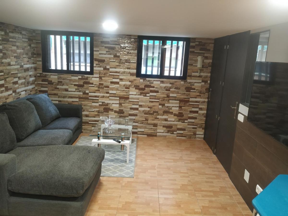 Apartamentos Deluxe Barajas Мадрид Экстерьер фото