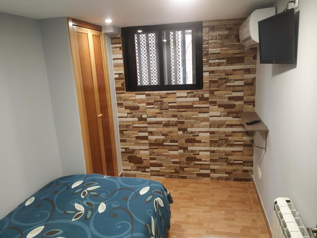 Apartamentos Deluxe Barajas Мадрид Экстерьер фото