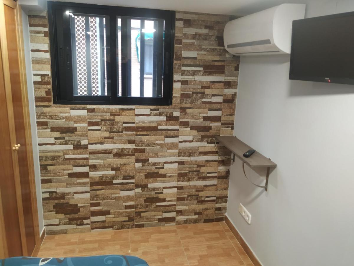 Apartamentos Deluxe Barajas Мадрид Экстерьер фото