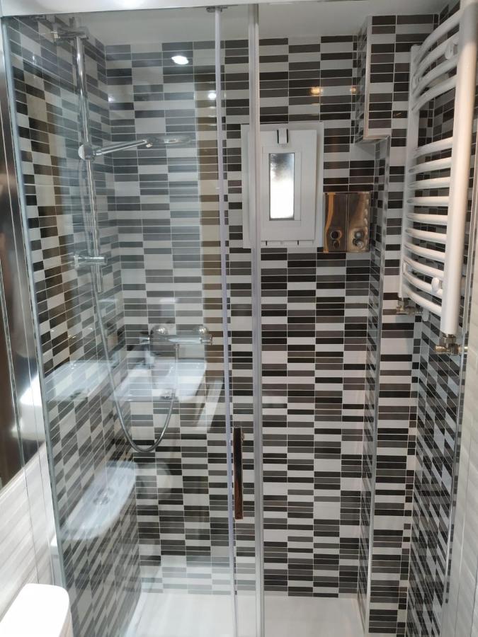 Apartamentos Deluxe Barajas Мадрид Экстерьер фото