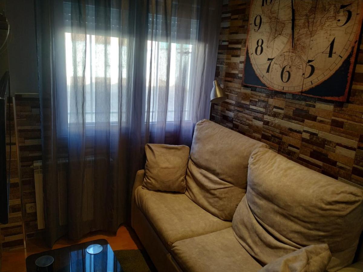 Apartamentos Deluxe Barajas Мадрид Экстерьер фото