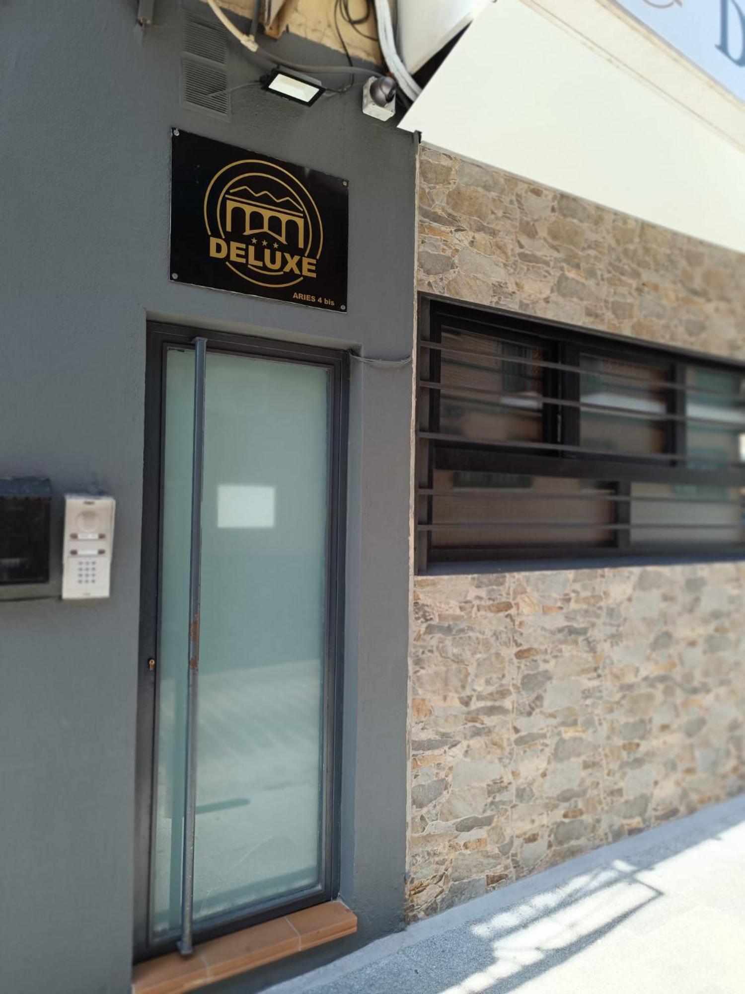 Apartamentos Deluxe Barajas Мадрид Экстерьер фото