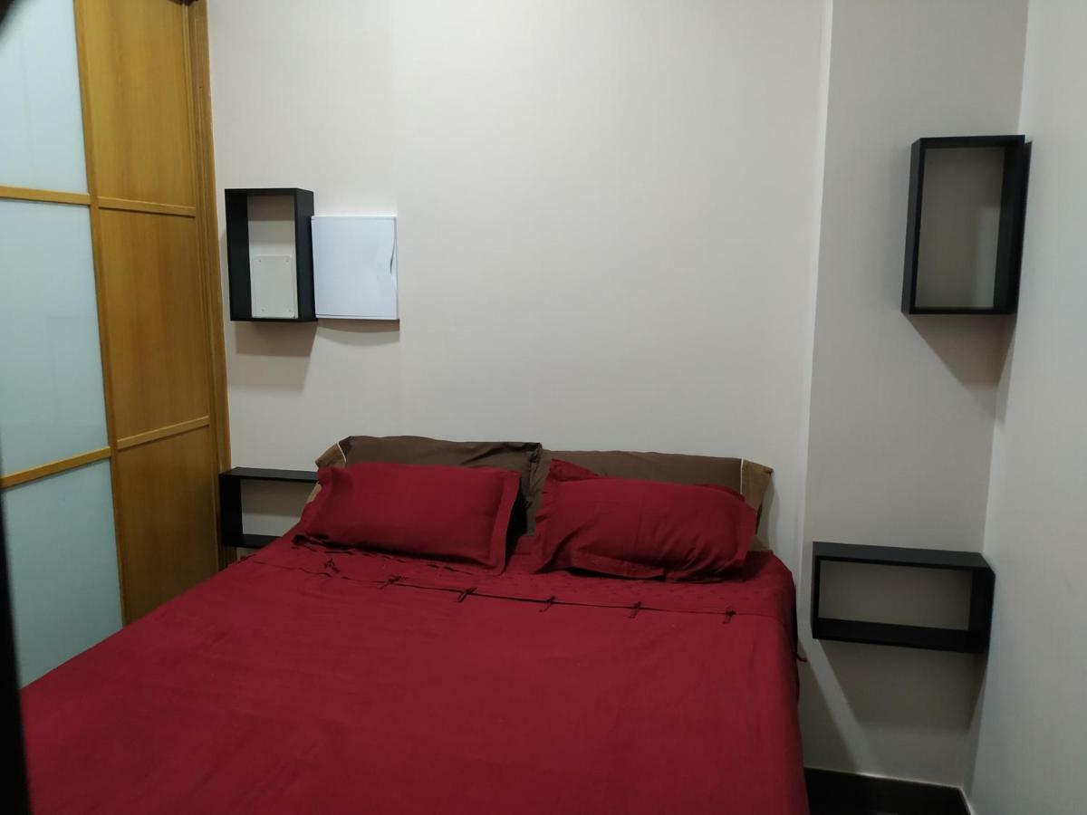 Apartamentos Deluxe Barajas Мадрид Экстерьер фото