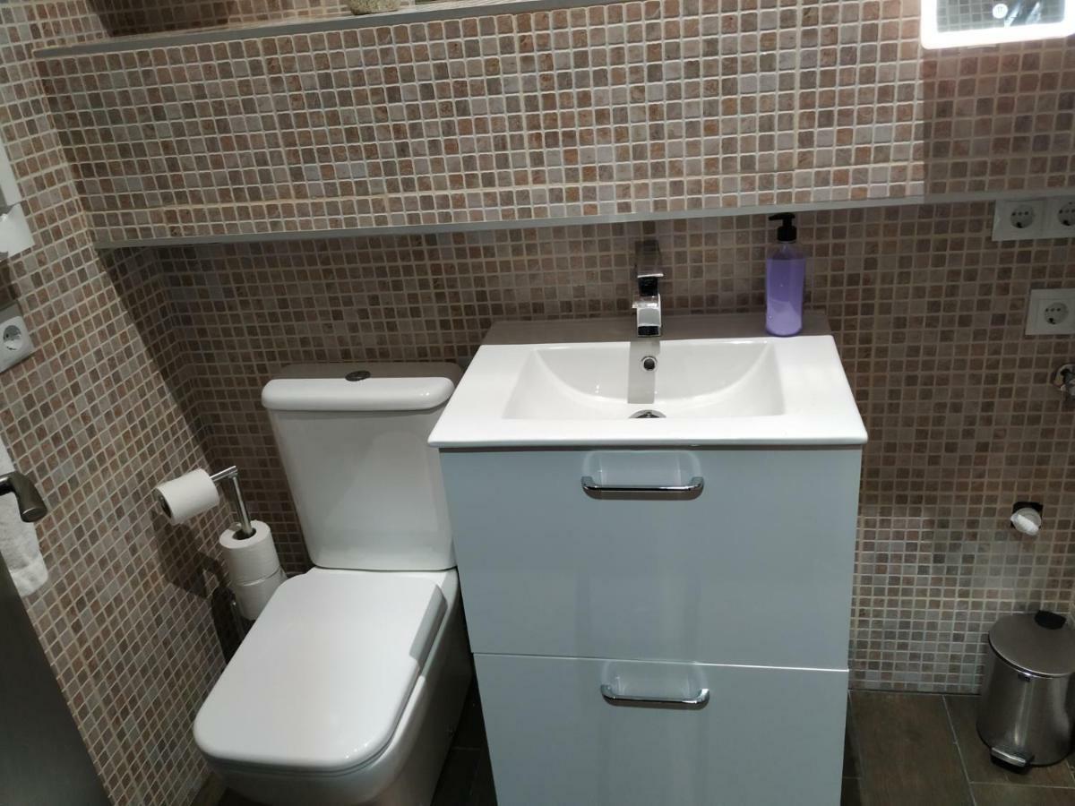 Apartamentos Deluxe Barajas Мадрид Экстерьер фото