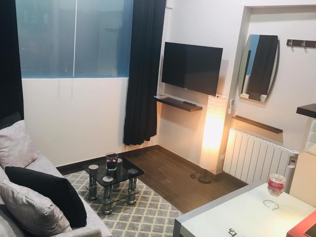 Apartamentos Deluxe Barajas Мадрид Экстерьер фото